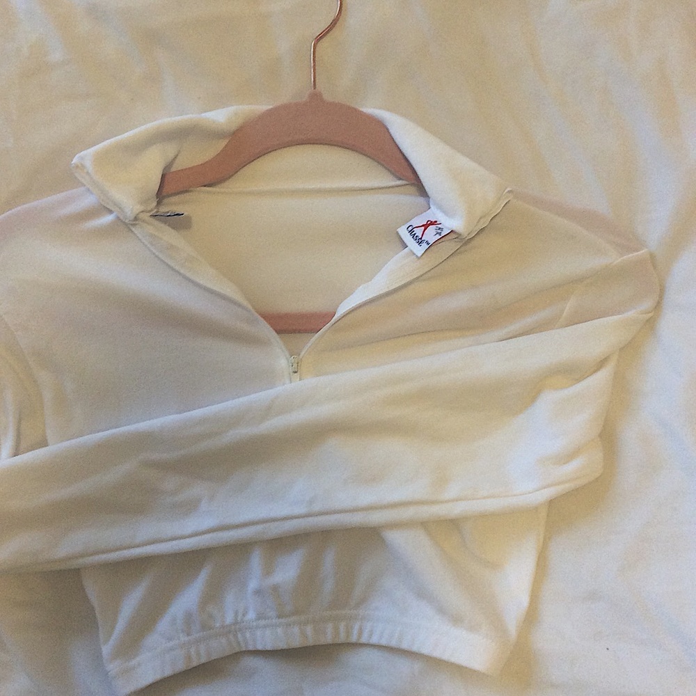 Chassé Long Sleeved Turtleneck Cropped Top (white)